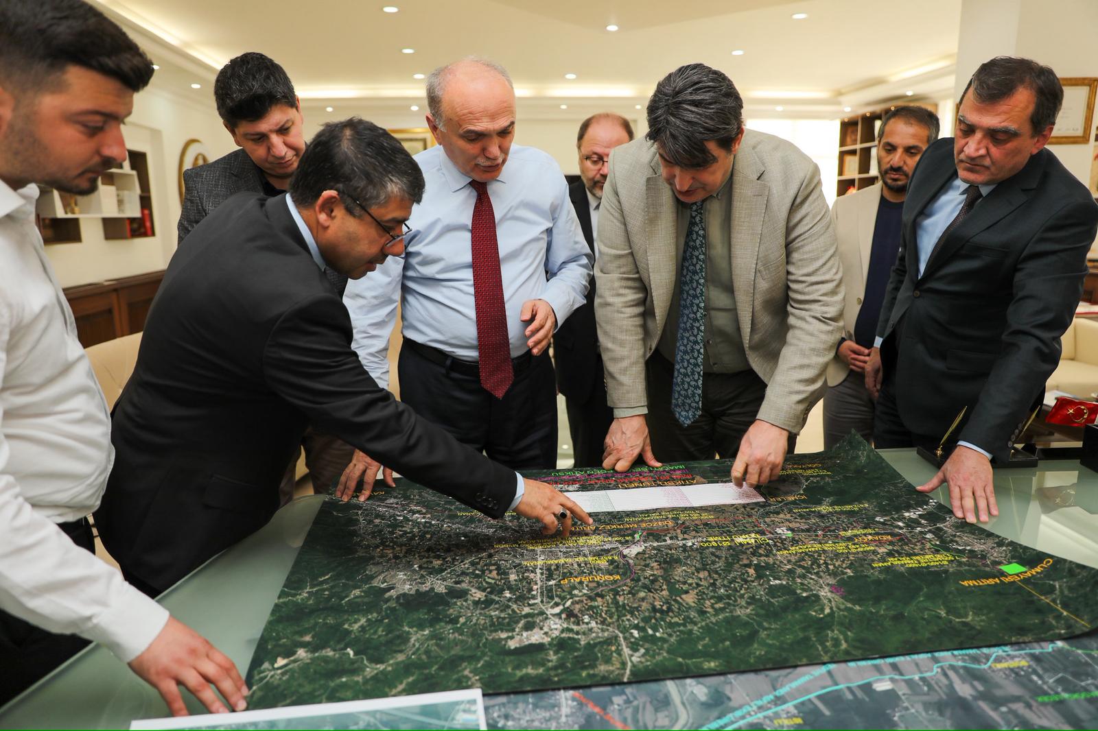 Düzce Belediye Başkanı Dr. Faruk Özlü, şehrin altyapı ihtiyaçlarına yönelik