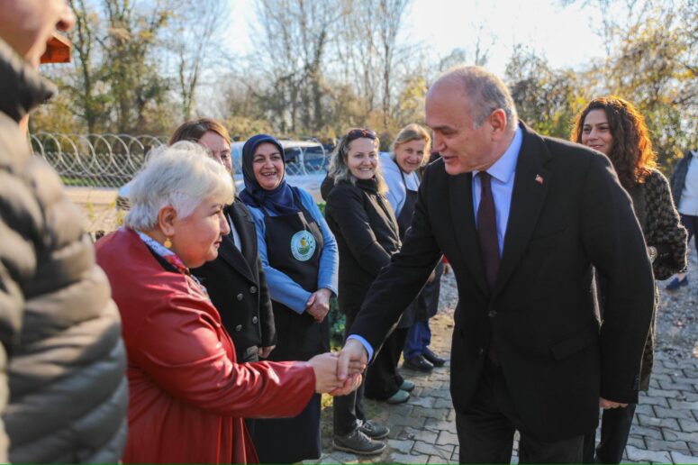 Düzce Belediye Başkanı Dr. Faruk Özlü, şehirde ilk olma özelliği