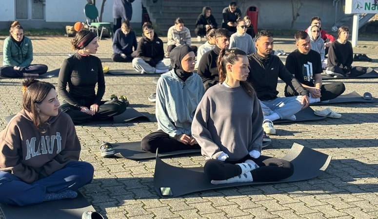 Düzce Üniversitesi Spor Bilimleri Fakültesi Öğretim Üyesi Doç. Dr. Pelin