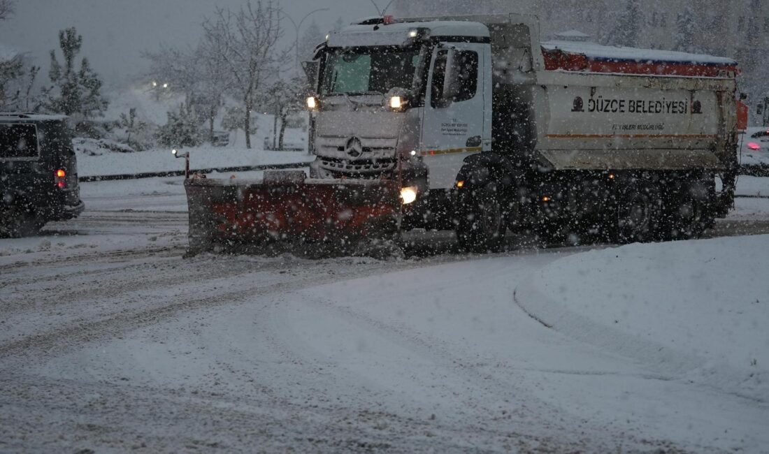 Düzce genelinde etkili olan kar yağışı nedeniyle il genelinde kapanan