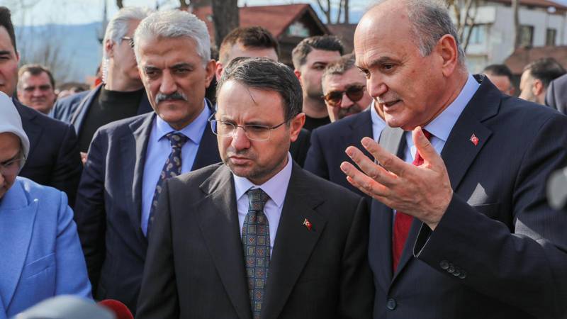 Adalet Bakanı Akın Gürlek, yurt ziyaretleri kapsamında üçüncü durağı Düzce’de