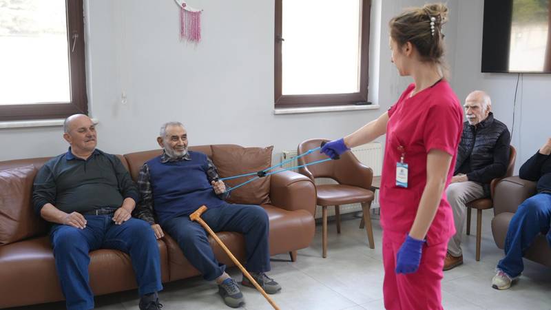 Düzce Belediyesi bünyesinde hizmet veren Ertan Uçar Alzheimer Hastaları Gündüz
