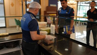 Kurban Bayramı öncesi denetimlerini sıklaştıran Düzce Belediyesi Zabıta Müdürlüğü ekipleri,