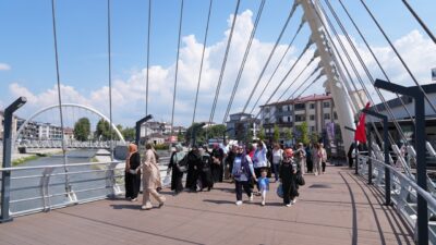 Düzce Belediyesi tarafından hayata geçirilen “Belediye Hizmette, Kadınlar Keşifte” programı,