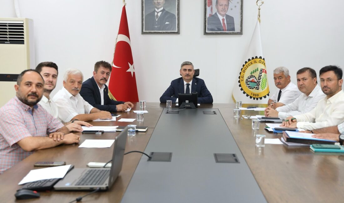 Düzce İl Özel İdaresi Encümen Toplantısı, Genel Sekreter Nuri Çelik