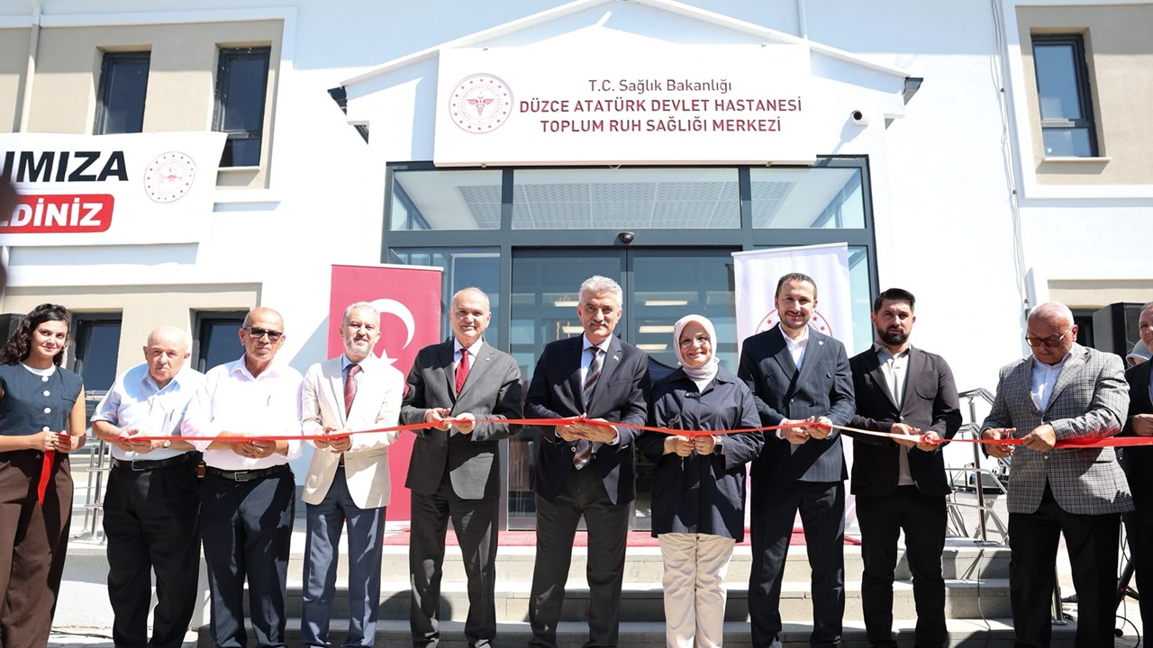 Düzce Belediye Başkanı Dr. Faruk Özlü, Arapçiftliği Mahallesi’nde yapımı tamamlanan