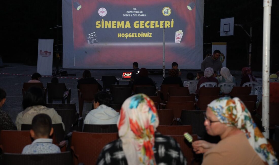 Düzce genelinde yaz boyunca köy köy gezerek eski yaz akşamlarının