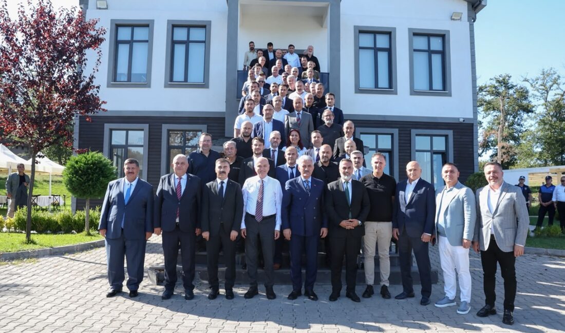 Düzce Gümüşova Organize Sanayi Bölgesi’nin (OSB) ev sahipliğinde gerçekleştirilen “Sanayici