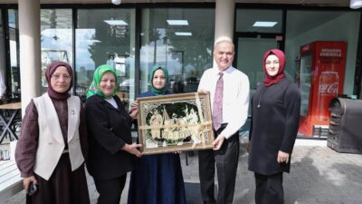 Düzce Belediye Başkanı Dr. Faruk Özlü, kadın kooperatifleri, dernekleri ve