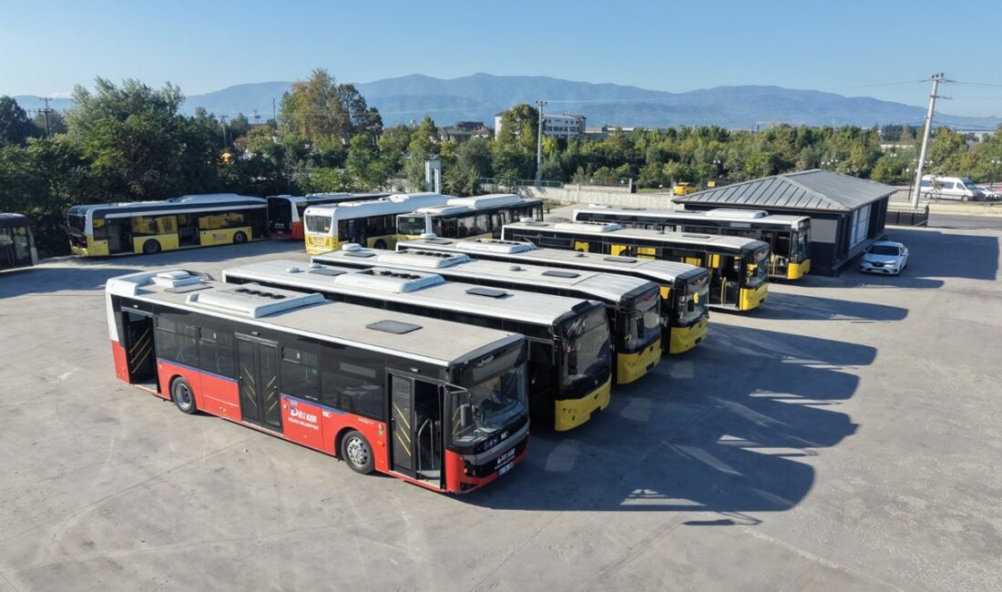 Düzce Belediyesi, yeni eğitim-öğretim dönemi öncesinde toplu taşıma kapasitesini artırmak