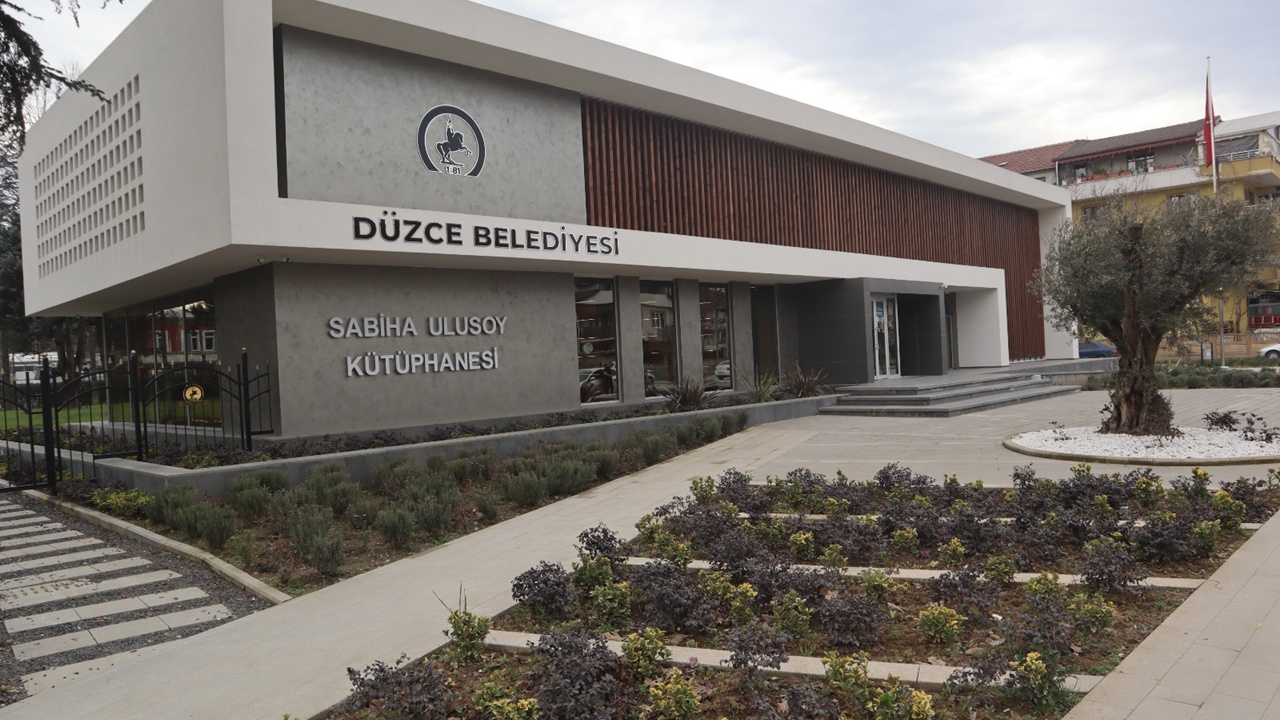 Düzce Belediye Başkanı Dr. Faruk Özlü, 2026-2027 eğitim-öğretim yılının başlaması